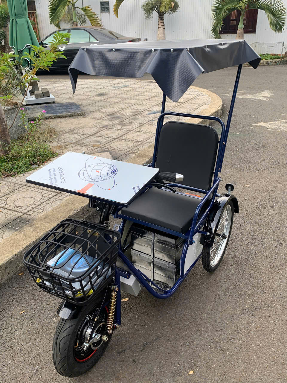 THIẾT KẾ BÀN VÉ SỐ 1 Xe điện 3 bánh cho người già, người khuyết tật thiết kế bàn bán vé số - Xe điện Tuấn Khang